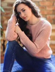 Elite escort service in Cg Road for home and hotel visits